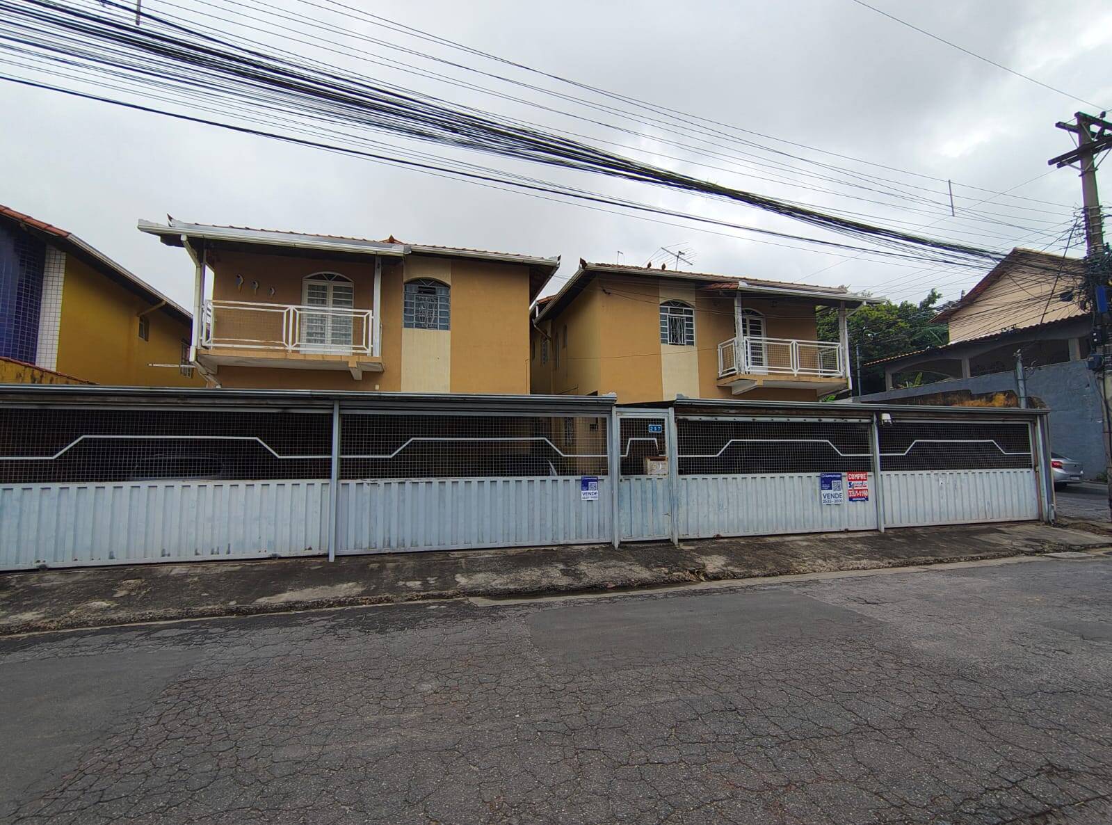 #OI081162 - Casa Geminada para Venda em Contagem - MG