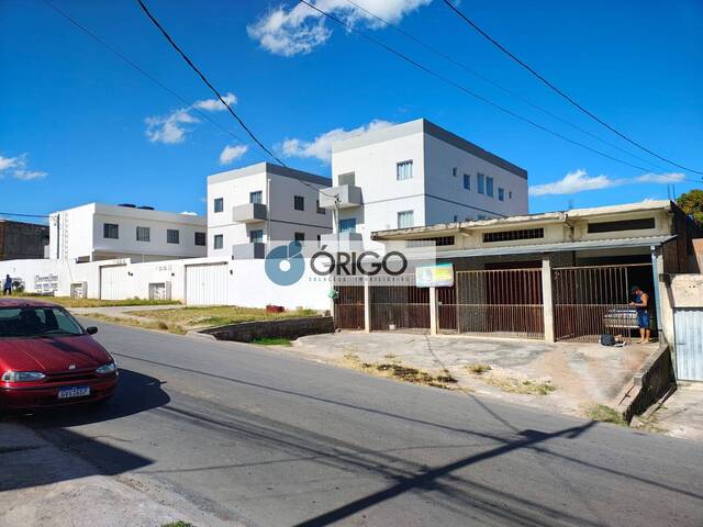 #081114 - Casa para Venda em Esmeraldas - MG