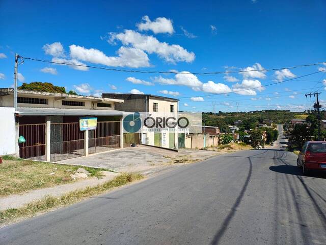 #081114 - Casa para Venda em Esmeraldas - MG