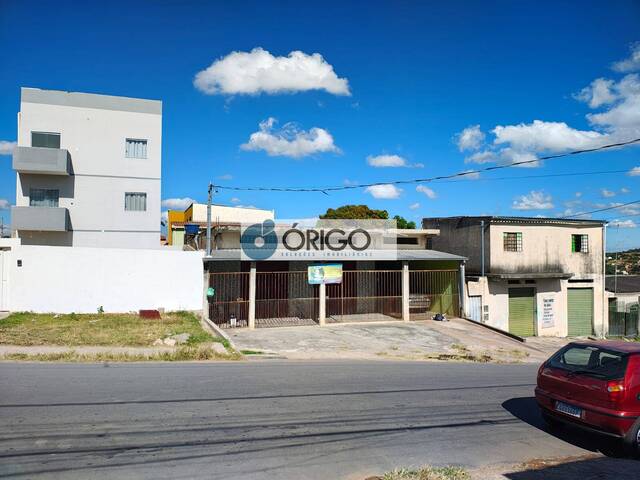 #081114 - Casa para Venda em Esmeraldas - MG