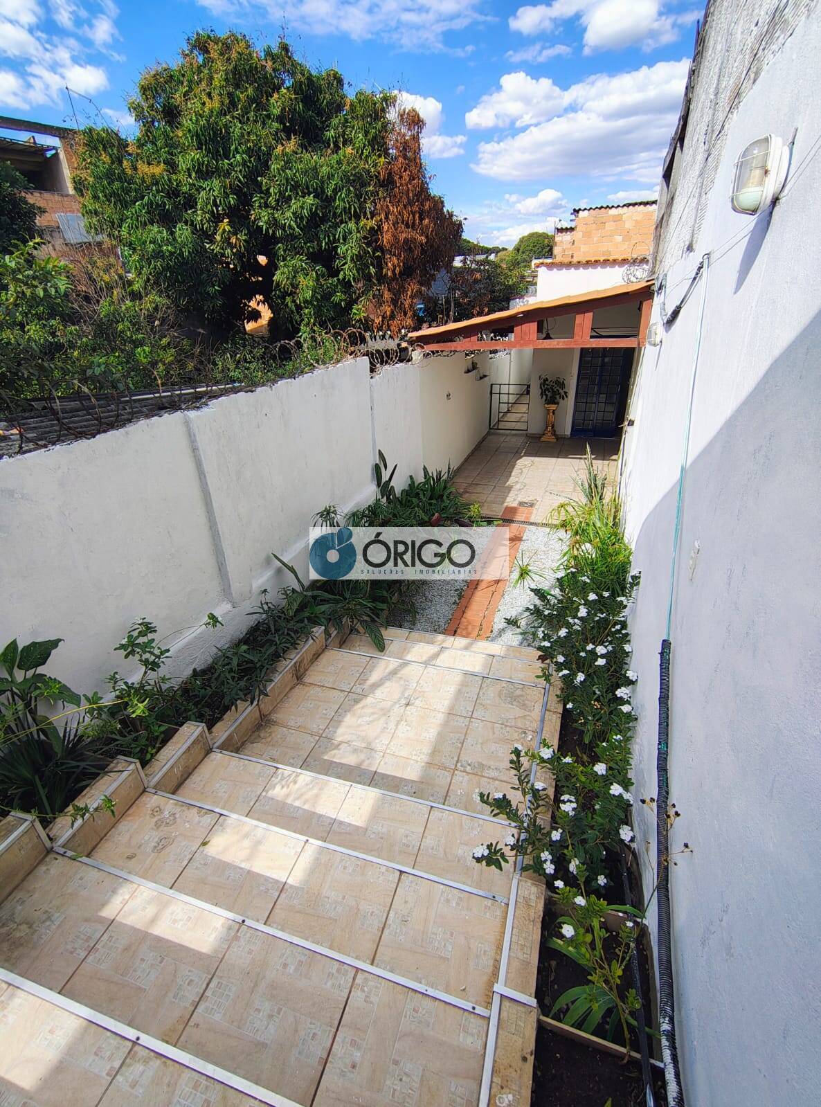 Casa, 2 quartos, 180 m² - Foto 1